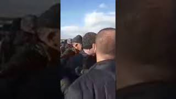 Власти не смирились с поражением в Варденисе на выборах в ОМС и арестовали оппозиционного лидера: варденисцы перекрыли дорогу (видео)